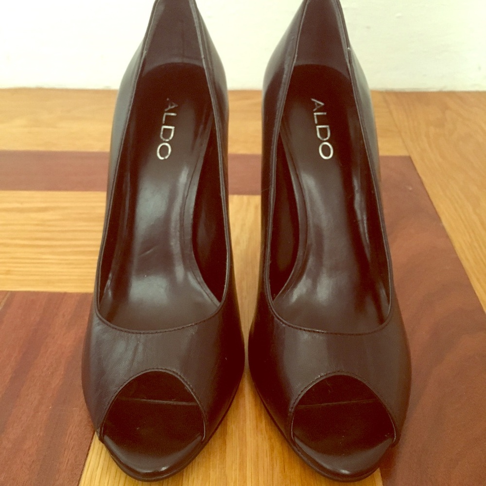 EUC Aldo synthetic peep toe pumps, 38.